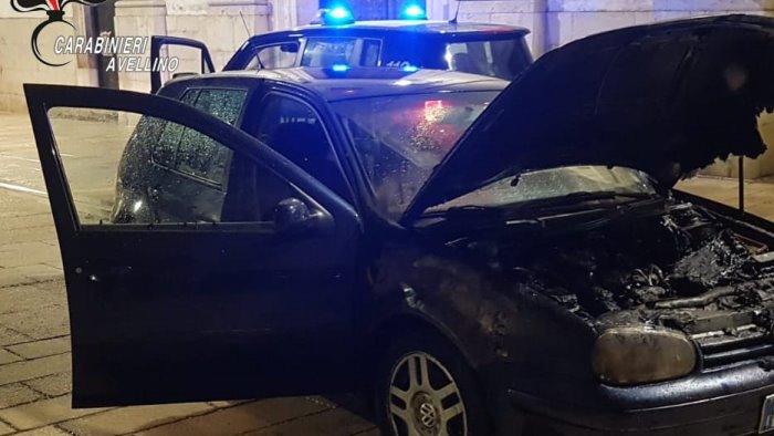 altavilla auto in fiamme si indaga