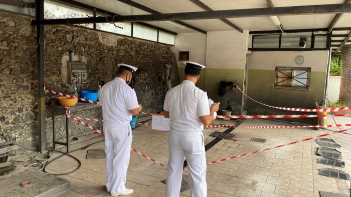 scarichi illeciti a sapri scatta il sequestro in un autolavaggio una denuncia