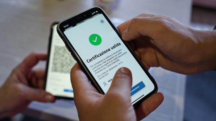 maiori senza green pass al ristorante locale sanzionato dai carabinieri