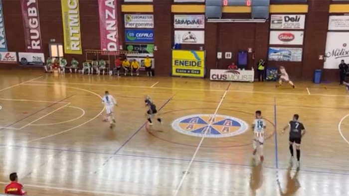 benevento 5 primo storico successo in a2 doppio mejuto e matheus e un muro