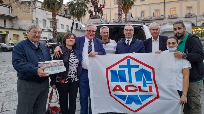 generi alimentari alla caritas diocesana di aversa