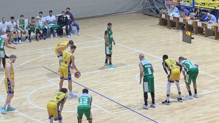 basket serie b ivpc delfes avellino in testa con altre 4 squadre