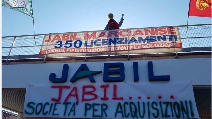 vertenza jabil un ora di sciopero contro i licenziamenti