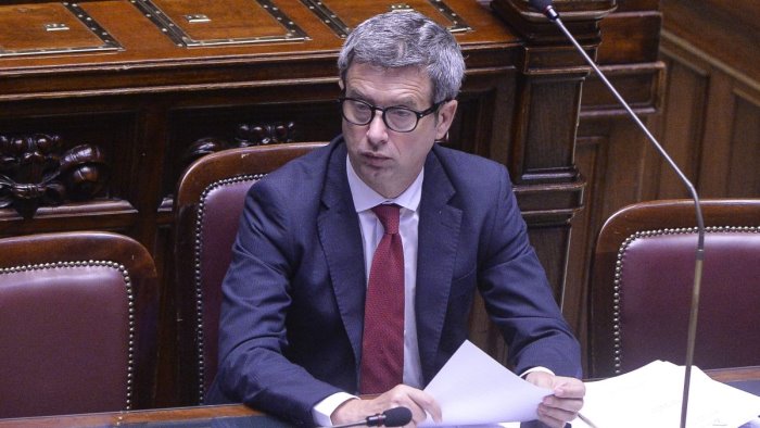 orlando le divisioni dell opposizione agevolano la destra