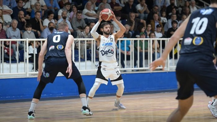 basket juvecaserta ko a roseto 74 71 decisiva una tripla allo scadere