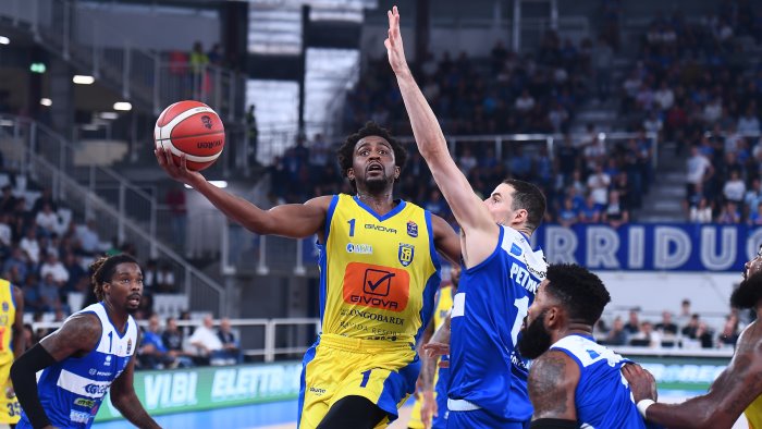 serie a basket overtime amaro per la givova scafati vince brescia 82 81