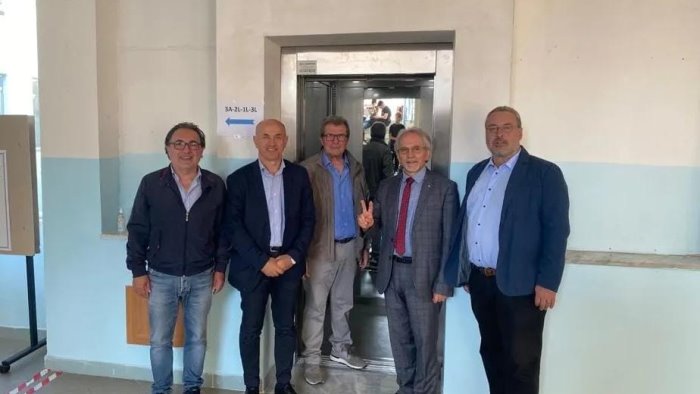 scuola e progetti attivato l ascensore all interno della vairo di agropoli