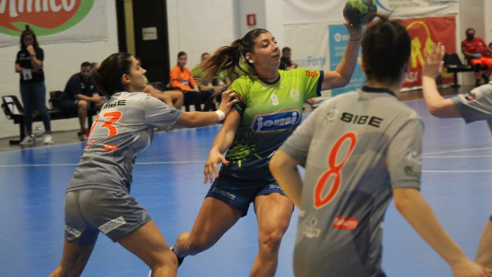 pallamano a1 la jomi salerno fara visita al mezzocorona