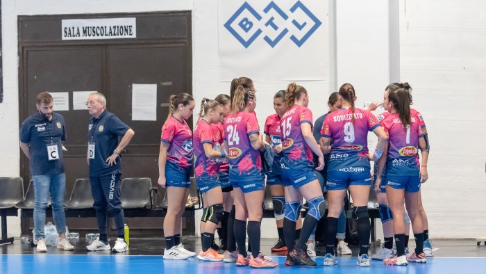 pallamano a1 la jomi salerno centra la sesta vittoria consecutiva