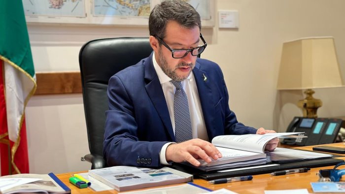 infrastrutture e sud salvini lavoro per riaprire cantieri da bari a caserta