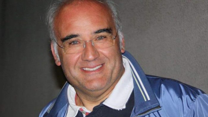 caro bollette e rischio default il sindaco spegne le luci c e l ordinanza