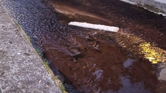 nuovi sversamenti abusivi nel tusciano sindaca denuncia a carabinieri e arpac