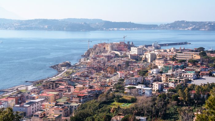 cinque scosse di terremoto a pozzuoli boato avvertito dalla popolazione