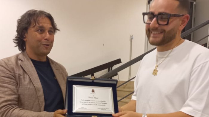 rocco hunt ospite a pagani per due giorni