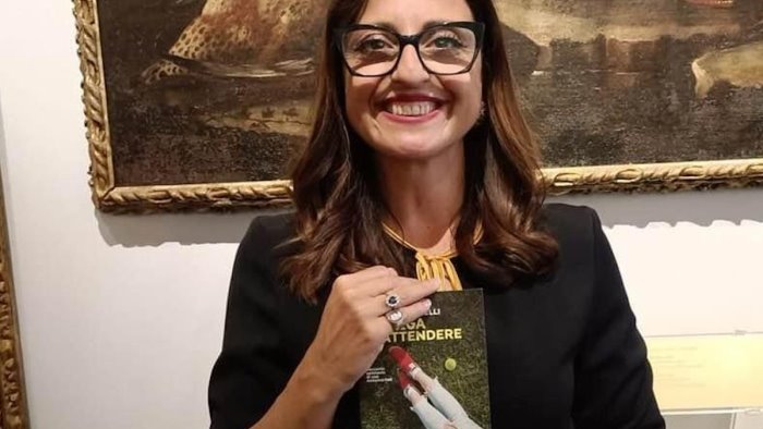 si prega di attendere il taccuino della dialisi di roberta borrelli