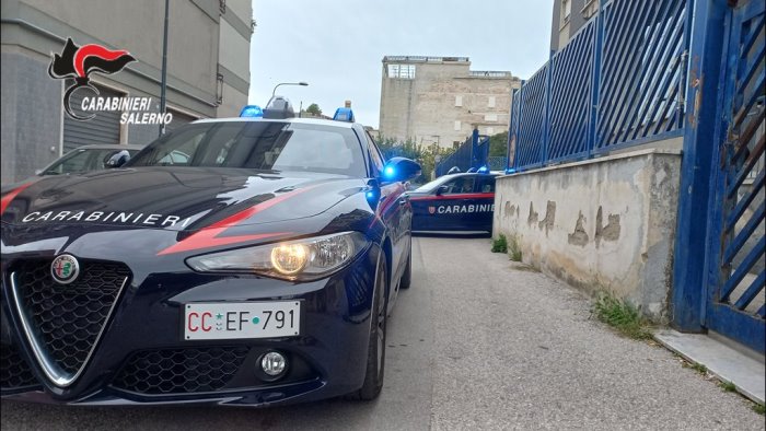 tenta di aggredire l ex moglie arrestato dai carabinieri
