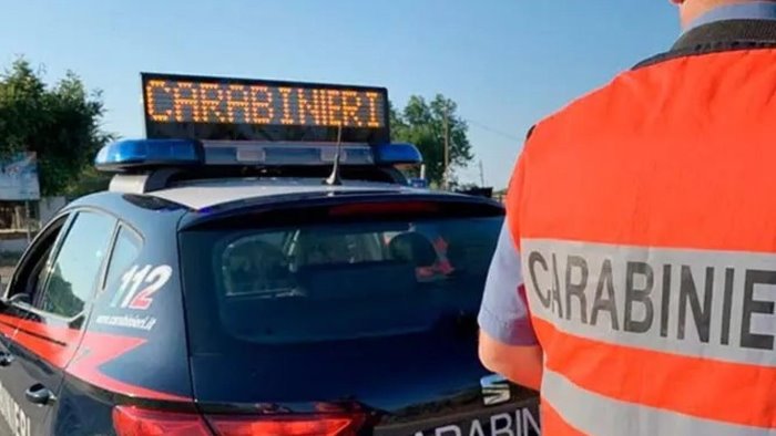 tampona un auto a pianodardine e scappa fermato 40enne di serino