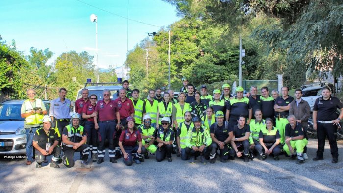 sorrento a le tore l esercitazione di protezione civile per ricerca dispersi