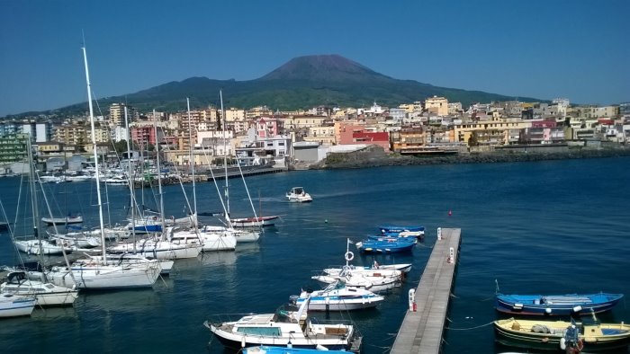 torre del greco due giorni dedicati all oro blu