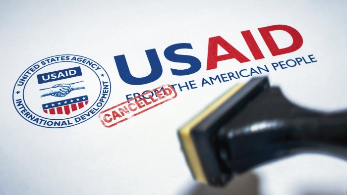 shutdown negli stati uniti trump congela l amministrazione federale