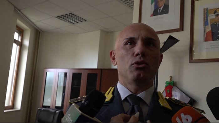 maxi sequestro di droga erre ora le indagini per scoprire a chi era destinata