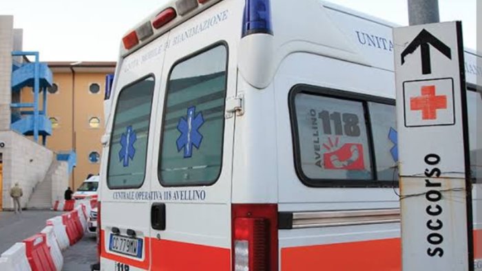 medico avellinese investito con la moglie trasportati al moscati