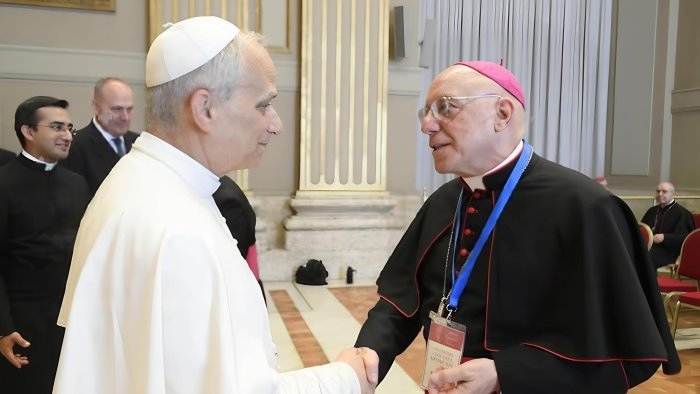 e il giorno del rosario per la pace con papa leone invito del vescovo melillo