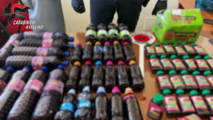 sorpresi in auto con 21 litri di liquido di cannabis 4 stranieri denunciati