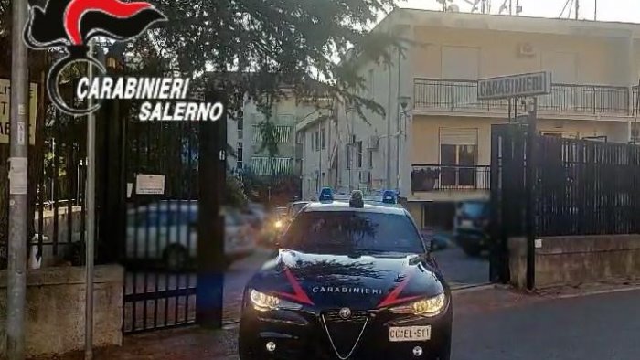 ruba zaino a turista in spiaggia arrestato dai carabinieri