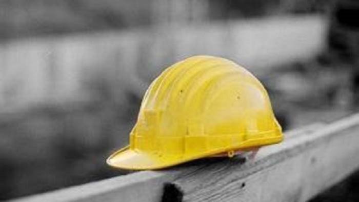 stroncato da un malore nel cantiere muore operaio