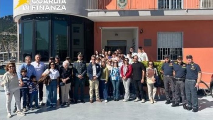 giornate fai la caserma esposito apre le porte agli apprendisti ciceroni