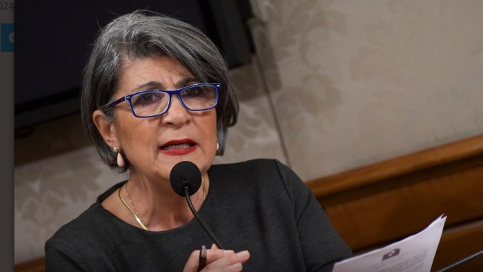 muscara fico scopre l acqua pubblica a pochi mesi dal voto