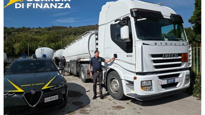 sequestrata un autocisterna che trasportava carburante di contrabbando