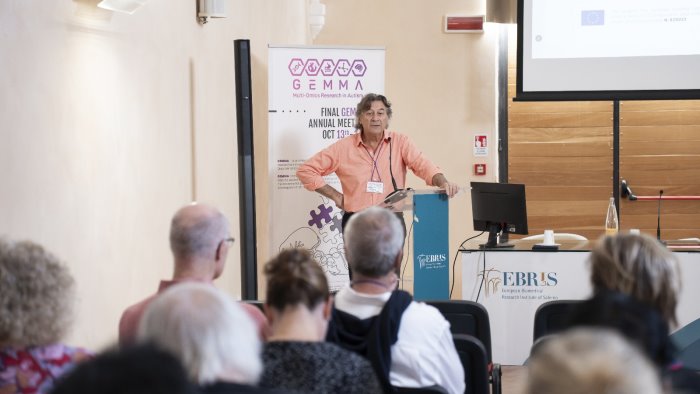 bambini e autismo a salerno un confronto contro le fake news