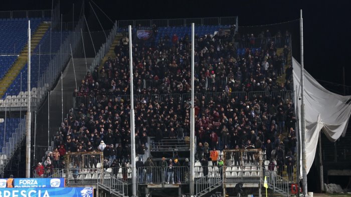 salernitana asse caldo con il viminale per ridurre il divieto di trasferte