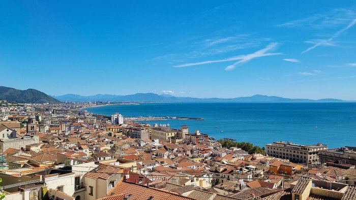 borse di studio e bonus sociali l impegno dell ebt salerno per il turismo