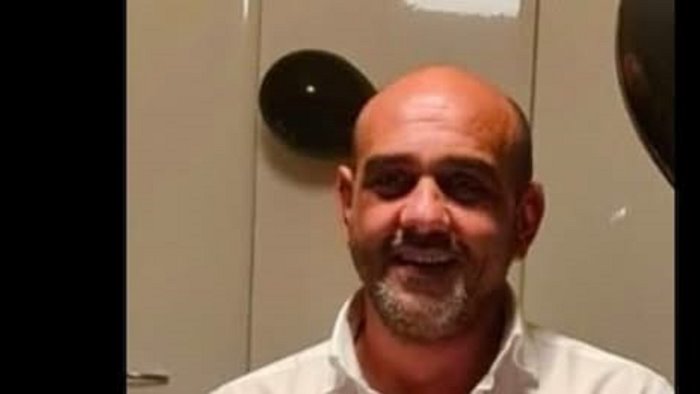 scende dal camion per andare a lavoro e muore a 42 anni la tragedia di agostino
