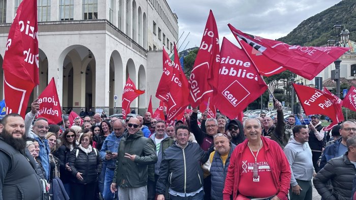 sciopero settore igiene ambientale alta adesione a salerno