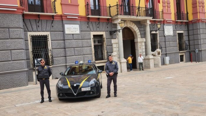 avellino appalti condizionati alla provincia attesa la decisione del riesame