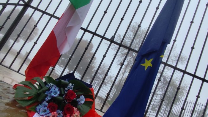 funerali carabinieri fiori e cordoglio in irpinia