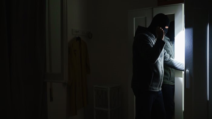 montoro raffica di furti avviata una raccolta firme da presentare al prefetto