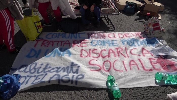 sfrattati ex motel agip in piazza napoli citta degli sgomberi