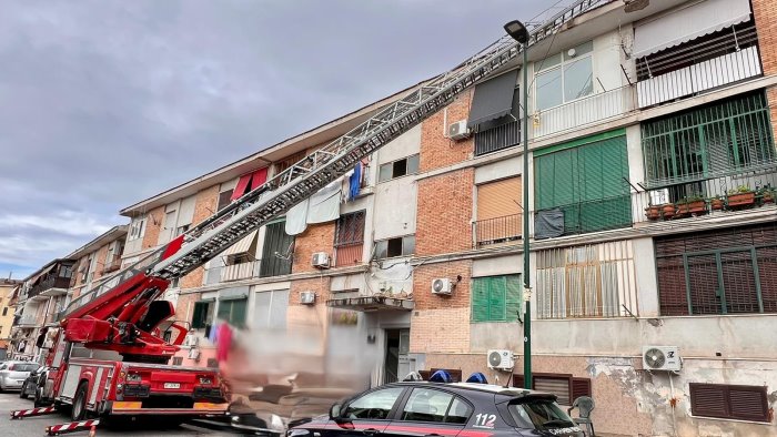 napoli rione traiano al setaccio quattro denunce e un arresto