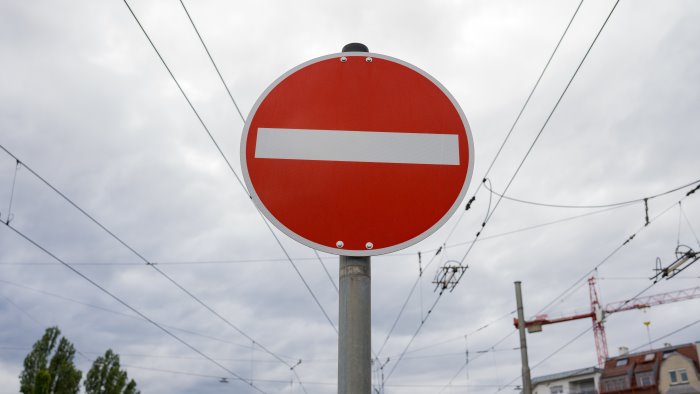 napoli si prepara alla neapolis marathon domani strade chiuse