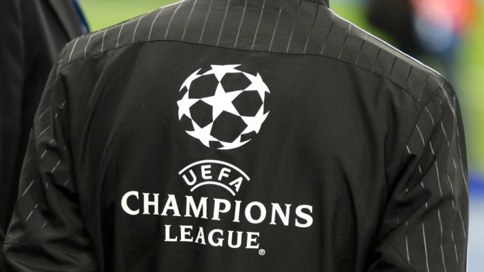 napoli eintracht la uefa dice no alla gara a porte chiuse o in campo neutro