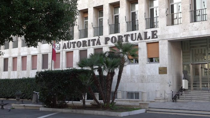 porto di napoli incontro con il neo commissario