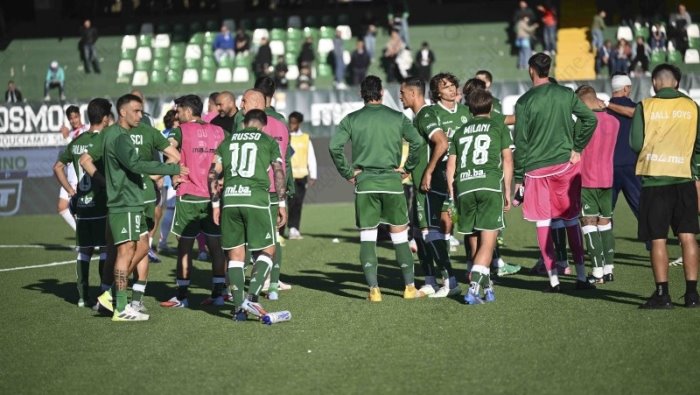avellino lezione per il futuro sabato c e lo spezia d angelo verso l esonero