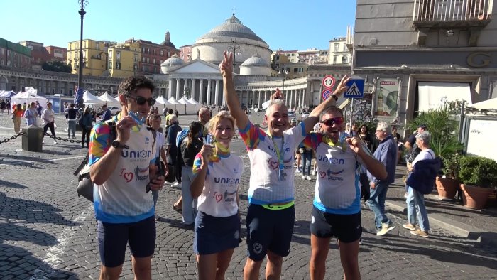 citta senza auto e di corsa festa keniana alla quinta neapolis marathon