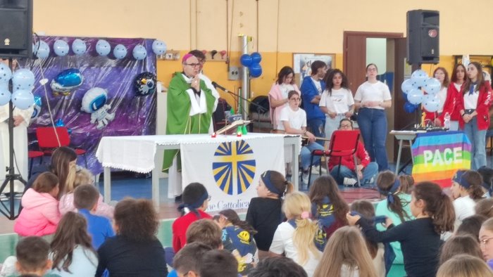 l arcivescovo accrocca rilancia andare a votare per riaffermare la democrazia