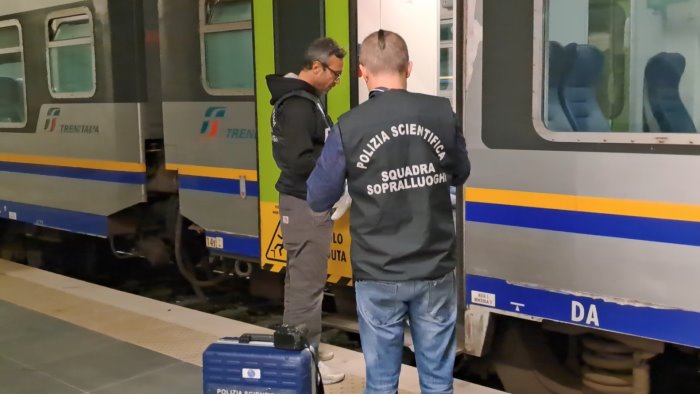 dramma sul treno napoli sapri trovato morto un 48enne